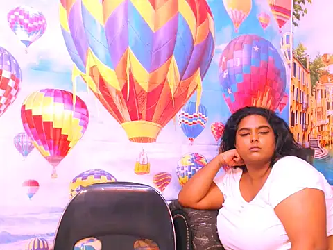 Snapshot of Indianfairy99 chatting on December 19, 10:21 pm Indianfairy99 online show from December 19, 10:21 pm