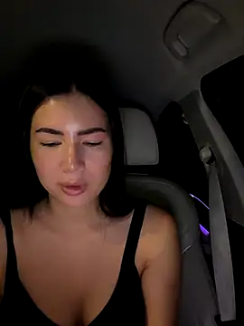 clairewntr online show from December 17, 6:25 pm