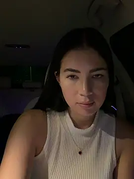 Snapshot of clairewntr chatting on January 31, 8:51 pm clairewntr online show from January 31, 8:51 pm