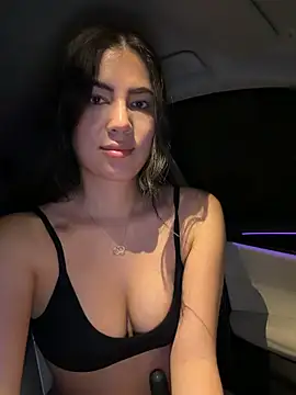 Snapshot of clairewntr chatting on February 23, 7:44 pm clairewntr online show from February 23, 7:44 pm