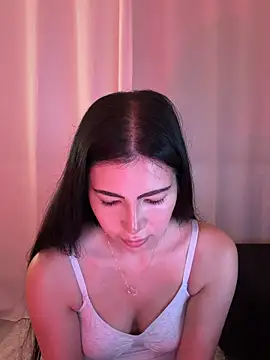Snapshot of clairewntr chatting on April 19, 8:22 pm clairewntr online show from April 19, 8:22 pm