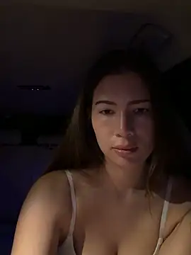 Snapshot of clairewntr chatting on May 24, 8:58 pm clairewntr online show from May 24, 8:58 pm