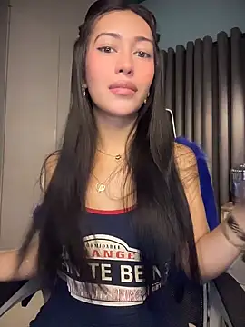 Snapshot of Jasmine_Elcock chatting on May 13, 7:00 pm Jasmine Elcock online show from May 13, 7:00 pm