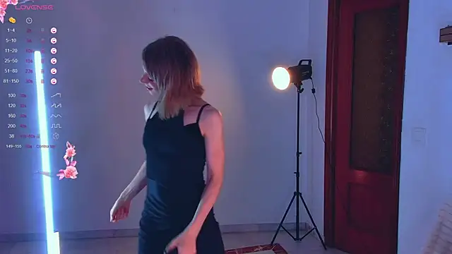 Snapshot of Arielle__03 chatting on October 3, 3:14 am Arielle  03 online show from October 3, 3:14 am