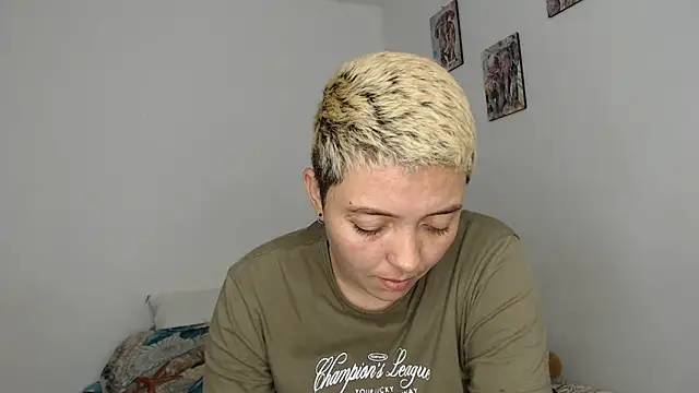 Snapshot of kathy_luisa chatting on February 19, 11:01 pm kathy luisa online show from February 19, 11:01 pm