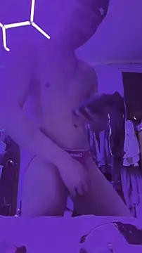 Cloudd Kingg Iceyyy online show from February 24, 7:01 pm