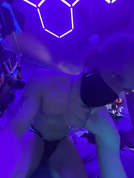 Cloudd Kingg Iceyyy online show from April 7, 3:45 pm