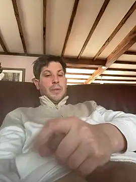 Snapshot of Taxidriver1988 chatting on May 13, 8:23 am Taxidriver1988 online show from May 13, 8:23 am