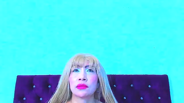 Snapshot of almabeckelt chatting on April 23, 10:12 pm almabeckelt online show from April 23, 10:12 pm