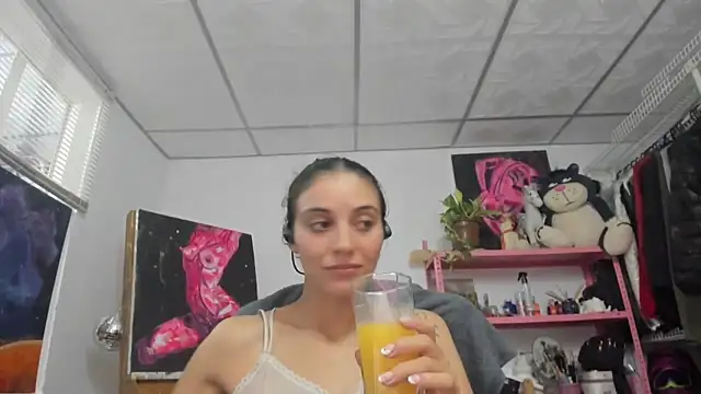 Snapshot of mariecam420 chatting on May 28, 2:20 am mariecam420 online show from May 28, 2:20 am