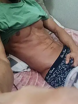 Snapshot of Kize69 chatting on January 9, 4:37 am Kize69 online show from January 9, 4:37 am