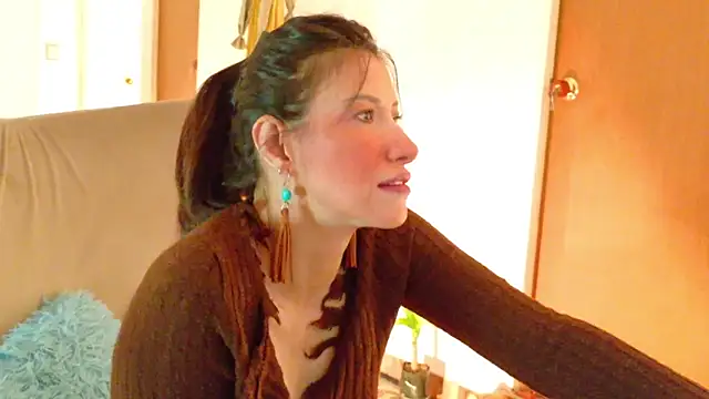 Snapshot of magali_19 chatting on May 1, 12:37 am magali 19 online show from May 1, 12:37 am