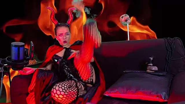 MistressSlut1 online show from March 7, 11:29 am