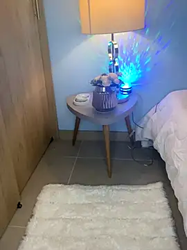 Snapshot of RouseColins chatting on December 1, 11:04 pm RouseColins online show from December 1, 11:04 pm