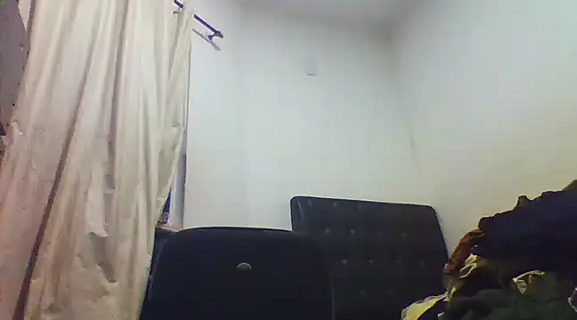 Snapshot of eu_poseison chatting on March 21, 10:28 pm eu poseison online show from March 21, 10:28 pm