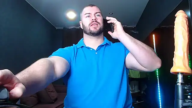 Snapshot of muscularjohnforuX chatting on March 8, 9:50 am muscularjohnforuX online show from March 8, 9:50 am