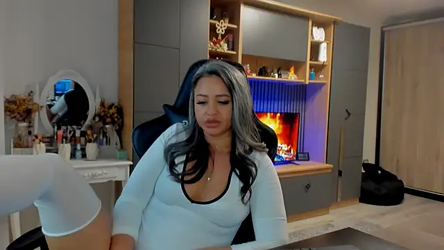 Claire95  online show from March 28, 7:19 am