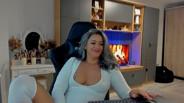 Snapshot of Claire95_ chatting on April 20, 5:21 am Claire95 online show from April 20, 5:21 am