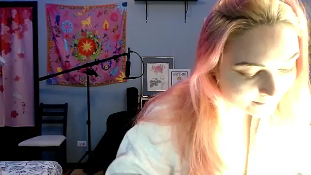 Snapshot of JenniferGwen chatting on February 13, 9:27 pm JenniferGwen online show from February 13, 9:27 pm