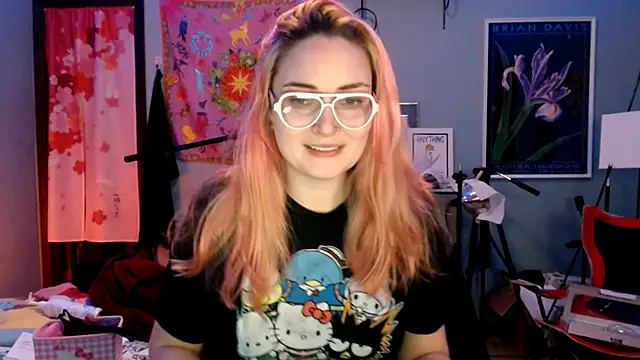 Snapshot of JenniferGwen chatting on March 19, 12:48 am JenniferGwen online show from March 19, 12:48 am