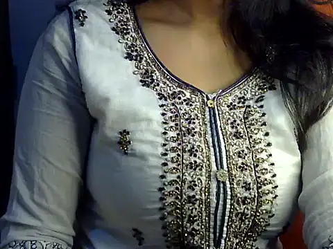 Snapshot of SiaraSiyA chatting on May 8, 5:18 pm SiaraSiyA online show from May 8, 5:18 pm