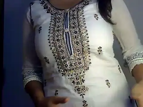 Snapshot of SiaraSiyA chatting on May 9, 4:56 pm SiaraSiyA online show from May 9, 4:56 pm