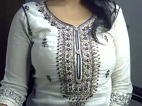 Snapshot of SiaraSiyA chatting on July 25, 4:04 pm SiaraSiyA online show from July 25, 4:04 pm