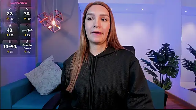 miataylorr1 online show from February 10, 12:20 pm