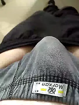 Snapshot of shiiank chatting on April 23, 12:29 pm shiiank online show from April 23, 12:29 pm