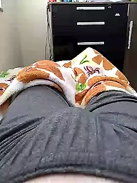 Snapshot of shiiank chatting on May 17, 6:48 pm shiiank online show from May 17, 6:48 pm