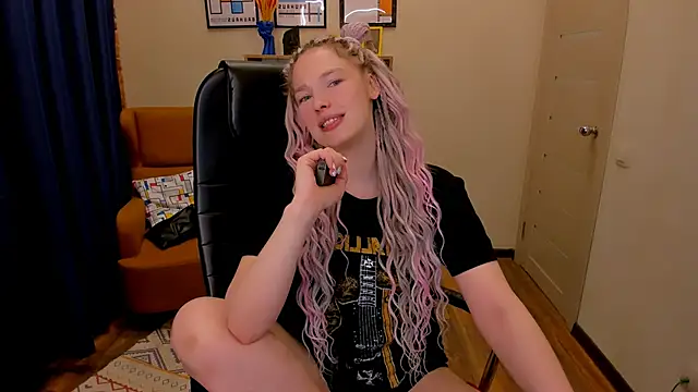  fiona Love online show from March 17, 8:45 pm