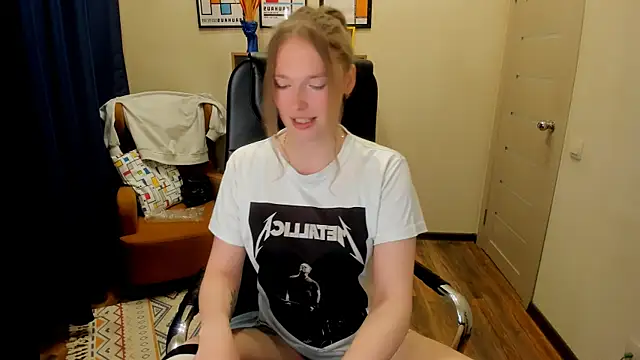 Snapshot of _fiona_Love chatting on April 28, 7:41 pm fiona Love online show from April 28, 7:41 pm
