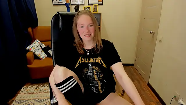 Snapshot of _fiona_Love chatting on May 16, 7:56 pm fiona Love online show from May 16, 7:56 pm