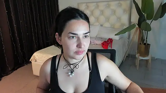 Snapshot of CeceliaJohnson chatting on June 23, 6:11 am CeceliaJohnson online show from June 23, 6:11 am