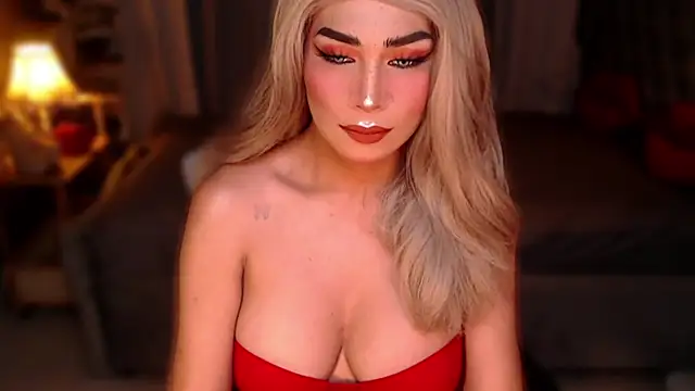 Snapshot of QUEEN_GIAMOORE69 chatting on July 23, 10:19 pm QUEEN GIAMOORE69 online show from July 23, 10:19 pm