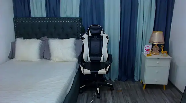 cyberanita online show from February 1, 6:19 pm