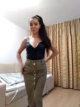 baby sweet girl  online show from April 4, 8:50 pm