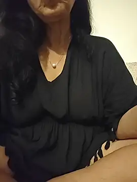 Snapshot of Susannemilf chatting on April 19, 6:10 pm Susannemilf online show from April 19, 6:10 pm
