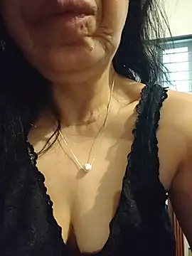 Snapshot of Susannemilf chatting on April 25, 3:53 am Susannemilf online show from April 25, 3:53 am