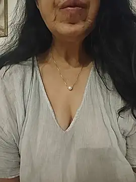 Snapshot of Susannemilf chatting on May 8, 6:19 am Susannemilf online show from May 8, 6:19 am
