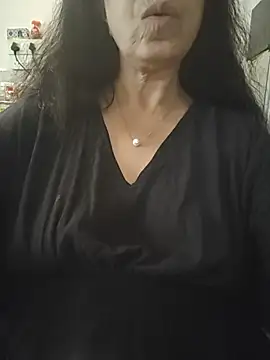 Snapshot of Susannemilf chatting on May 9, 8:19 am Susannemilf online show from May 9, 8:19 am