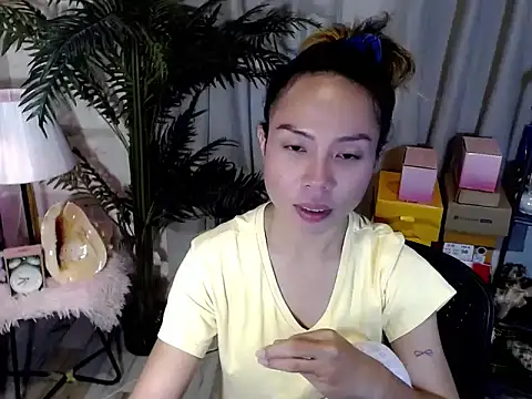 AsianTrixxx online show from May 3, 6:41 am