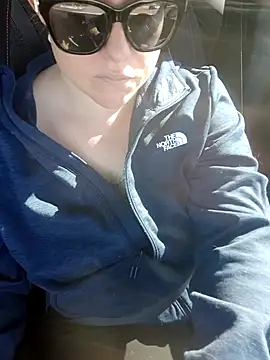 julimonroe online show from February 13, 5:33 pm