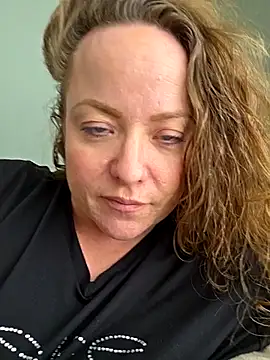 julimonroe online show from February 23, 7:00 pm