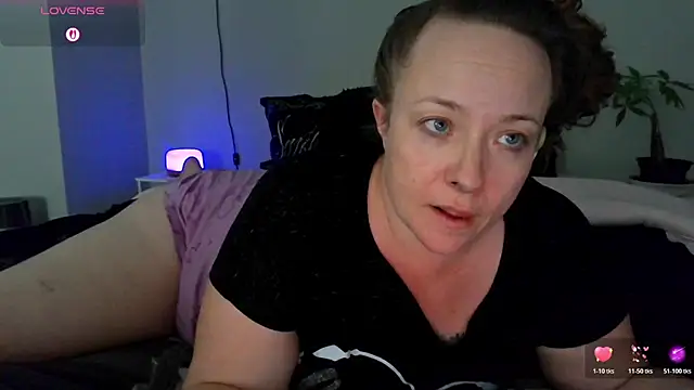 julimonroe online show from March 9, 3:32 am