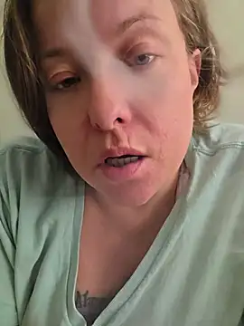 Snapshot of julimonroe chatting on July 13, 5:49 pm julimonroe online show from July 13, 5:49 pm