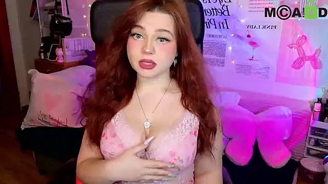 Snapshot of StellaMilla chatting on June 25, 1:05 am StellaMilla online show from June 25, 1:05 am
