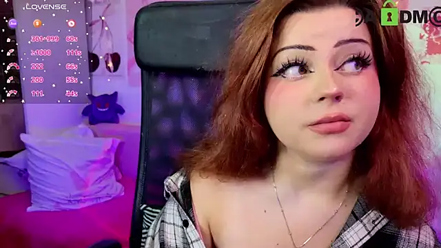 Snapshot of StellaMilla chatting on July 11, 11:17 pm StellaMilla online show from July 11, 11:17 pm