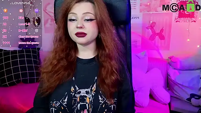 Snapshot of StellaMilla chatting on July 18, 11:30 pm StellaMilla online show from July 18, 11:30 pm