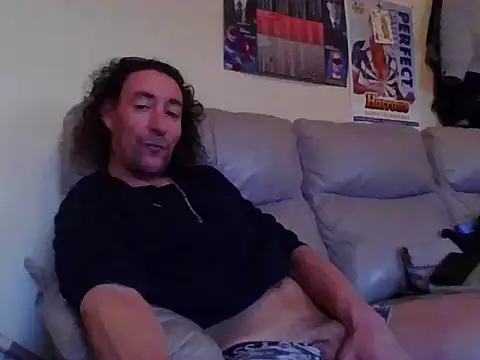 Snapshot of slick_tee chatting on February 4, 3:26 pm slick tee online show from February 4, 3:26 pm